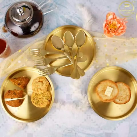 Paramparagat Upyogita Swarna Maharani Snacks Plate Set with Cutlery