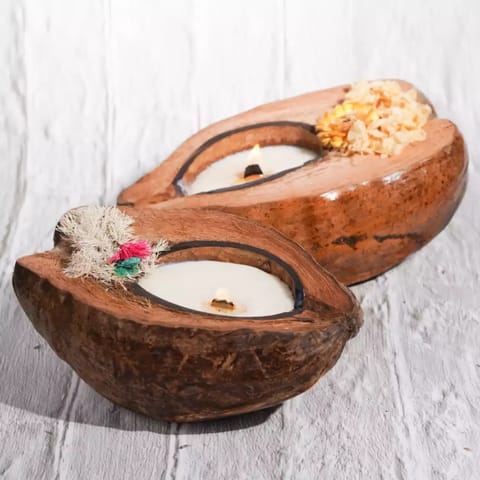 Lagom India Up-cycled coconut shell candle - Shweta candle made of halved coconut