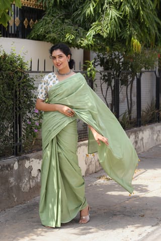 Moora Fern Green - Mulmul Cotton Saree with Tassels